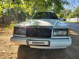 Mercedes-Benz E 230 1990 года за 900 000 тг. в Алматы