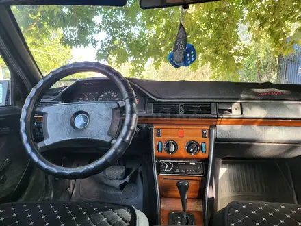 Mercedes-Benz E 230 1990 года за 900 000 тг. в Алматы – фото 5