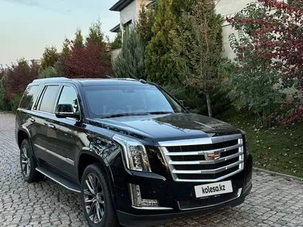 Cadillac Escalade 2019 года за 41 000 000 тг. в Алматы – фото 2