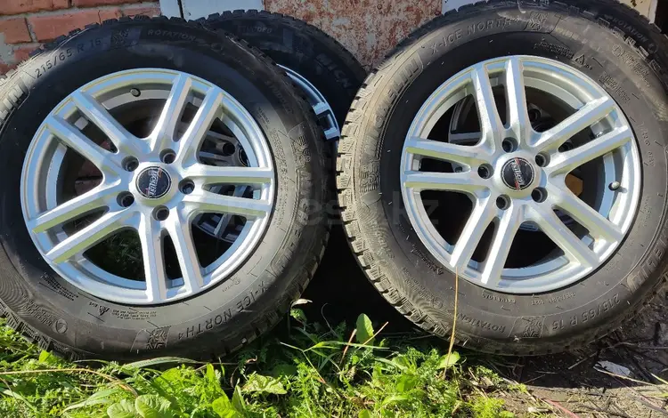 Комплект колес в сборе с зимней шипованной шиной Michelin за 220 000 тг. в Костанай
