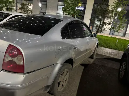 Volkswagen Passat 2002 года за 1 500 000 тг. в Астана – фото 2