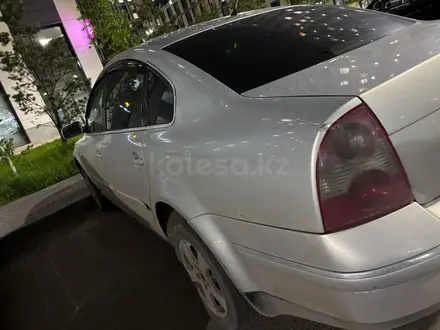 Volkswagen Passat 2002 года за 1 500 000 тг. в Астана – фото 4