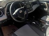Toyota RAV4 2015 годаүшін7 200 000 тг. в Жанаозен – фото 3