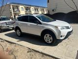 Toyota RAV4 2015 годаүшін7 200 000 тг. в Жанаозен – фото 5