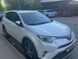 Toyota RAV4 2018 года за 13 800 000 тг. в Астана – фото 4