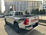 Toyota Hilux 2022 года за 21 000 000 тг. в Усть-Каменогорск – фото 4