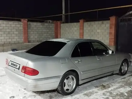 Mercedes-Benz E 230 1998 года за 2 500 000 тг. в Алматы