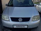 Volkswagen Touran 2003 годаүшін2 500 000 тг. в Талдыкорган