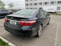 Toyota Camry 2017 годаfor7 400 000 тг. в Актобе – фото 3