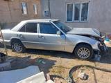 Mercedes-Benz E 220 1994 года за 1 200 000 тг. в Шу – фото 5