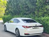 Lexus ES 250 2018 годаүшін19 150 000 тг. в Алматы – фото 2