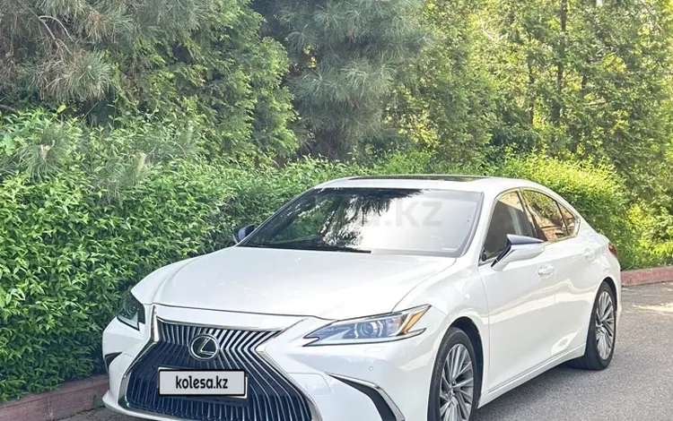 Lexus ES 250 2018 года за 19 950 000 тг. в Алматы