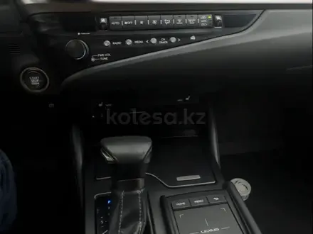 Lexus ES 250 2018 года за 19 950 000 тг. в Алматы – фото 8