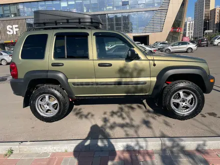 Jeep Liberty 2004 года за 5 500 000 тг. в Астана – фото 4