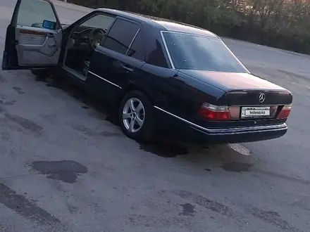 Mercedes-Benz E 200 1991 года за 1 450 000 тг. в Павлодар – фото 9