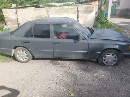 Mercedes-Benz E 230 1992 года за 550 000 тг. в Алматы – фото 2