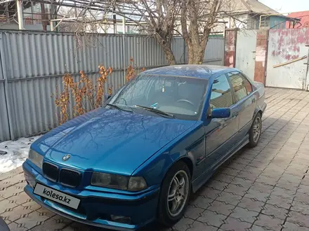 BMW 323 1994 года за 3 100 000 тг. в Алматы – фото 2