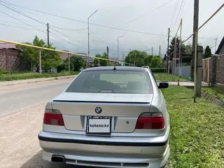 BMW 528