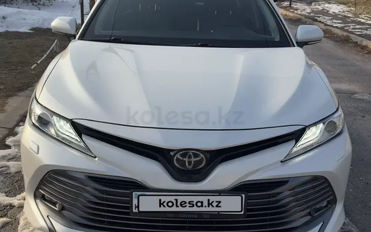 Toyota Camry 2018 года за 14 500 000 тг. в Шымкент