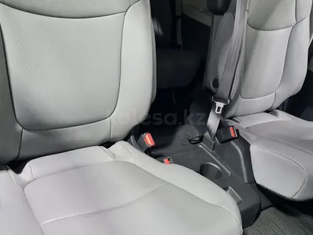 Toyota Sienna 2022 года за 21 100 000 тг. в Алматы – фото 19