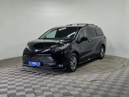 Toyota Sienna 2022 года за 21 100 000 тг. в Алматы