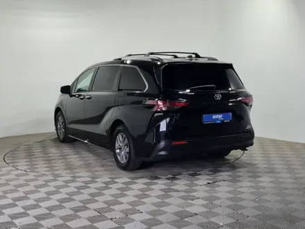 Toyota Sienna 2022 года за 21 100 000 тг. в Алматы – фото 7