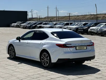 Toyota Camry 2025 года за 23 800 000 тг. в Атырау – фото 3
