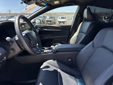 Toyota Camry 2025 года за 23 800 000 тг. в Атырау – фото 13