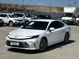 Toyota Camry 2025 года за 23 800 000 тг. в Атырау
