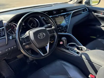 Toyota Camry 2019 года за 12 000 000 тг. в Уральск – фото 12