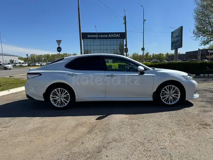 Toyota Camry 2019 года за 12 000 000 тг. в Уральск – фото 6