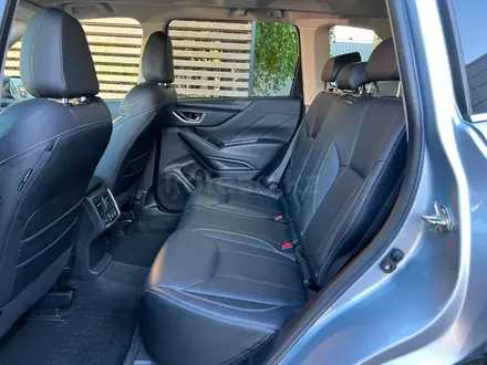 Subaru Forester Premium 2019 года за 12 990 000 тг. в Алматы – фото 11
