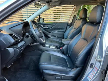 Subaru Forester Premium 2019 года за 12 990 000 тг. в Алматы – фото 10