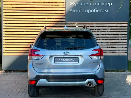 Subaru Forester Premium 2019 года за 12 990 000 тг. в Алматы – фото 4