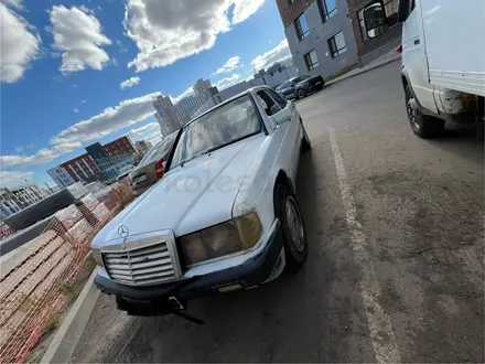 Mercedes-Benz E 200 1991 года за 600 000 тг. в Астана – фото 4