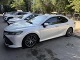 Toyota Camry 2020 года за 15 700 000 тг. в Тараз