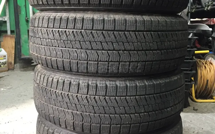 Резина 205/60 r16 Bridgestone из Японии за 88 000 тг. в Алматы