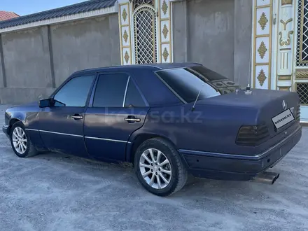 Mercedes-Benz E 280 1994 года за 1 300 000 тг. в Тараз – фото 2