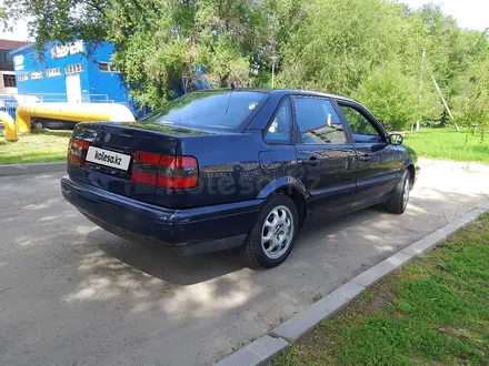 Volkswagen Passat 1995 года за 1 950 000 тг. в Алматы – фото 4
