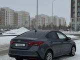 Hyundai Solaris 2022 годаfor7 900 000 тг. в Астана – фото 2