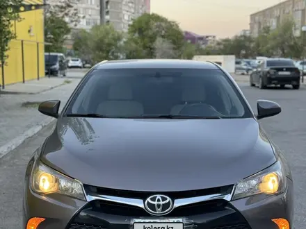 Toyota Camry 2017 года за 6 200 000 тг. в Актау – фото 2