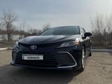 Toyota Camry 2022 года за 11 700 000 тг. в Уральск – фото 3
