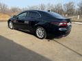 Toyota Camry 2022 года за 10 000 000 тг. в Уральск – фото 25