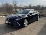 Toyota Camry 2022 года за 11 700 000 тг. в Уральск