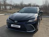 Toyota Camry 2022 года за 11 700 000 тг. в Уральск – фото 5