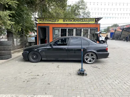 BMW 528 1997 года за 5 200 000 тг. в Алматы – фото 69