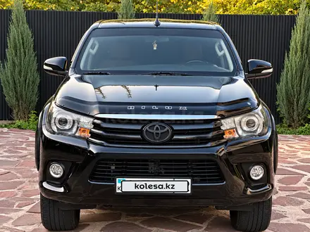 Toyota Hilux 2017 года за 14 300 000 тг. в Алматы