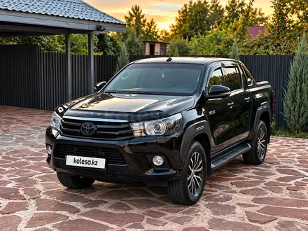 Toyota Hilux 2017 года за 14 300 000 тг. в Алматы – фото 2