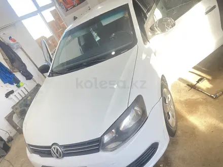 Volkswagen Polo 2013 года за 2 300 000 тг. в Актобе – фото 3