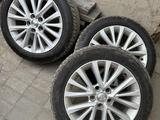 Оригинал диски от Камри 55 с зимней резиной за 330 000 тг. в Алматы